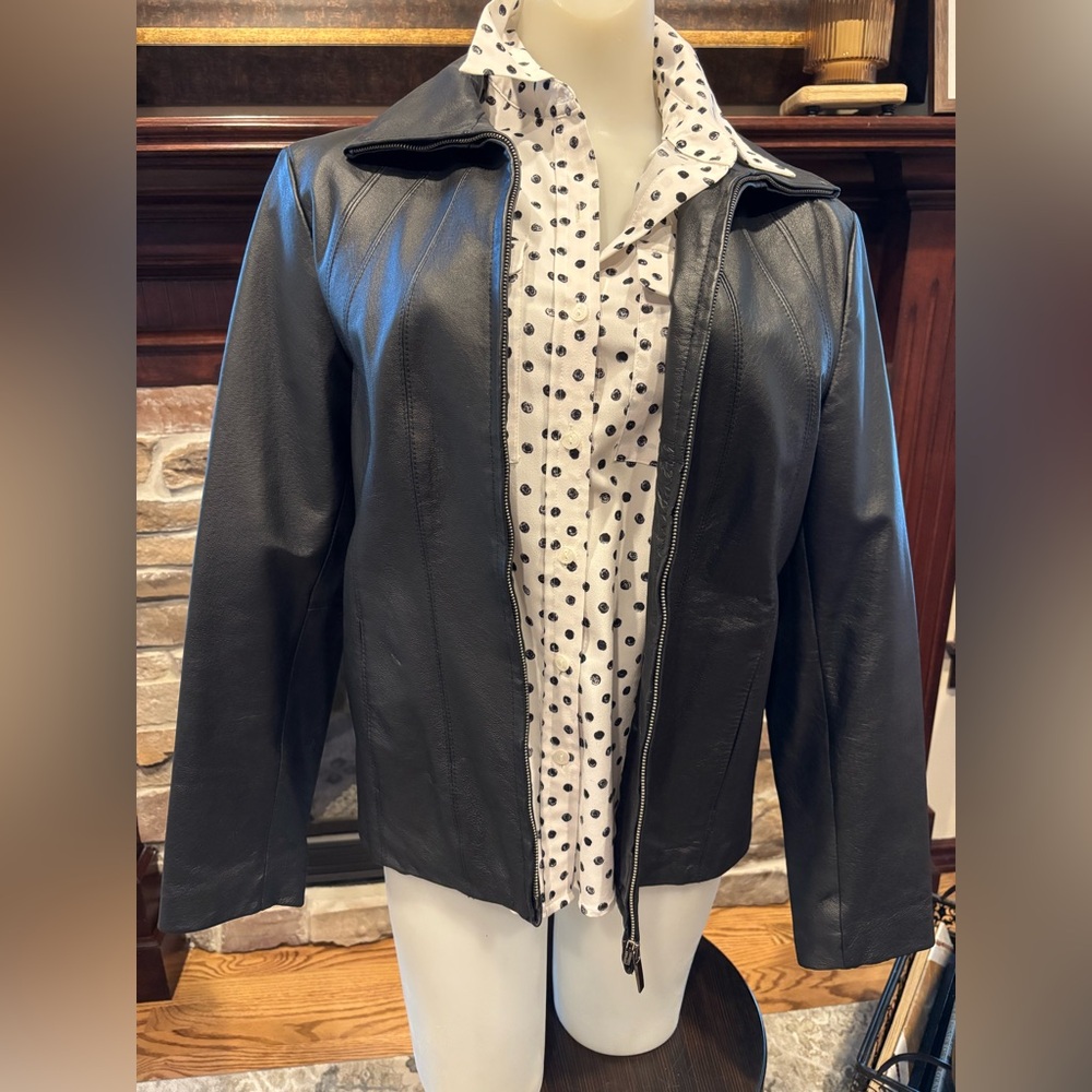 East 5th Genuine leather jacket. Excellent condition. Black. Sz M